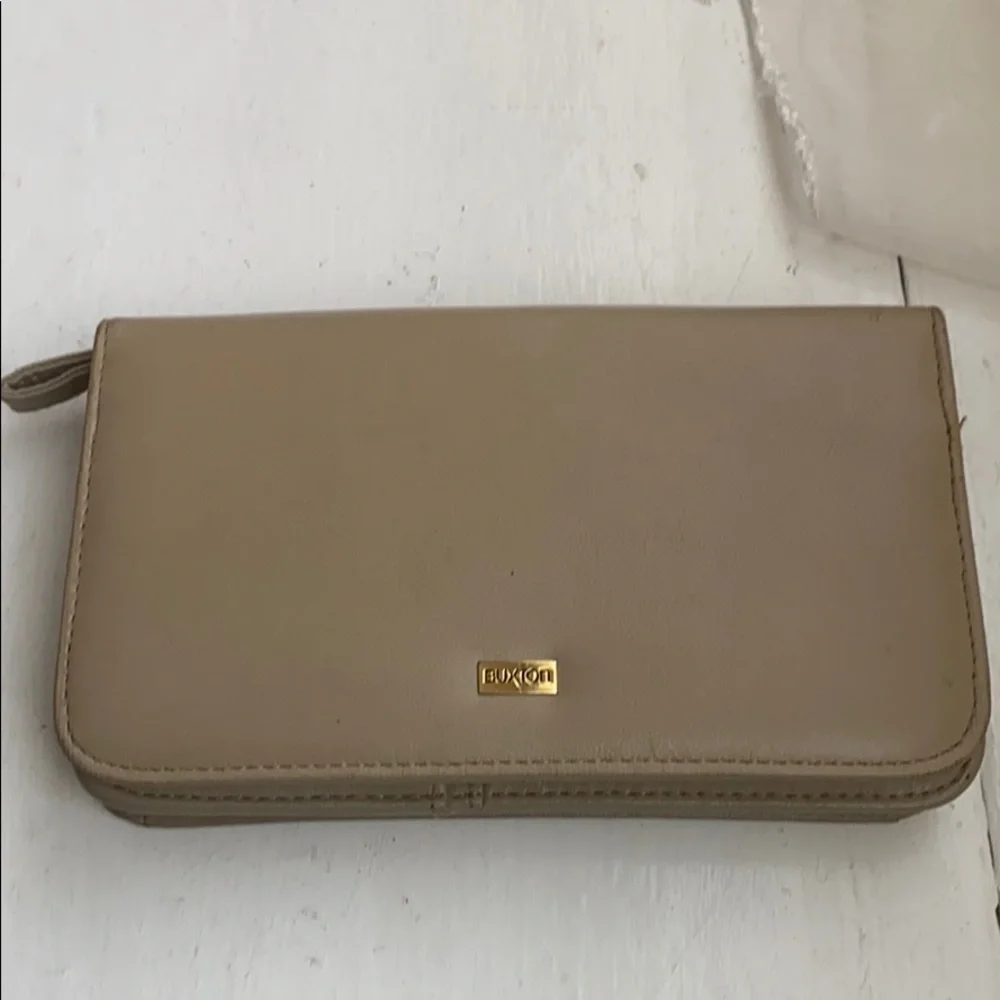 Buxton beige leather